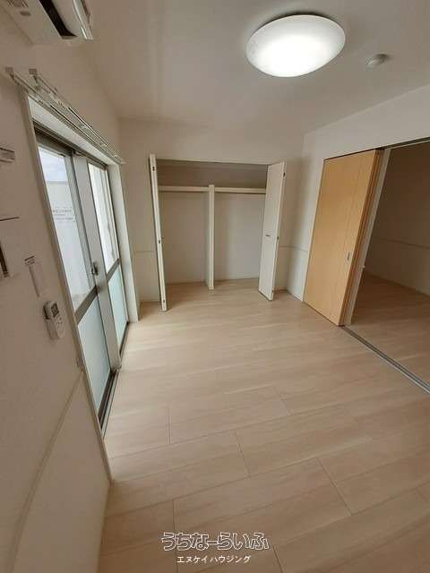 1LDK Pet-Friendly Apartment for Rent in Urasoe, Okinawa - Thumbnail 3