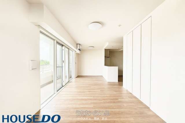 Luxury 3LDK Apartment with Ocean View & Roof Balcony in Chatan - Thumbnail 4