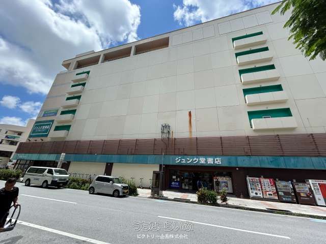 Mixed-Use Apartment Building for Sale in Naha's Makishi - Thumbnail 2