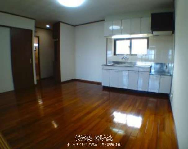 Rental Apartment in Tomigusuku, Okinawa - 2LDK, No Deposit - Thumbnail 2