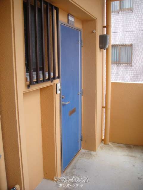 1R Studio Apartment for Rent in Naha, Okinawa - 40,000 Yen - Thumbnail 3