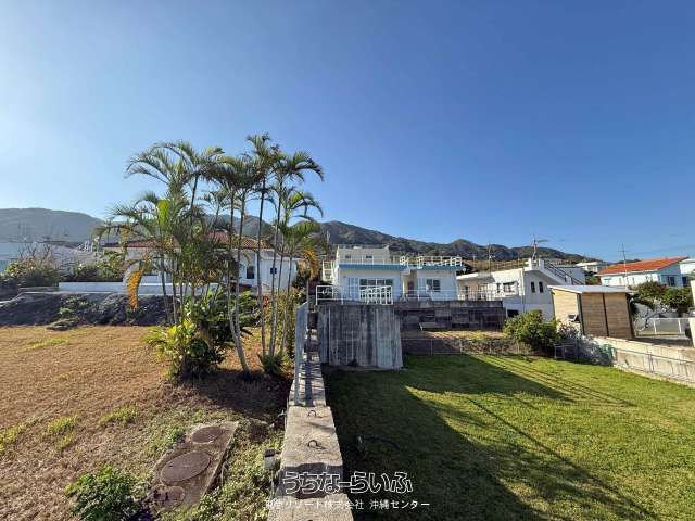 Oceanfront Villa with Pool in Ishigaki's Kabira Bay - Thumbnail 4