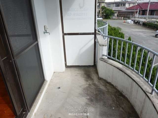 1K Apartment for Rent in Nakagusuku Village, Okinawa with Free Parking - Thumbnail 2