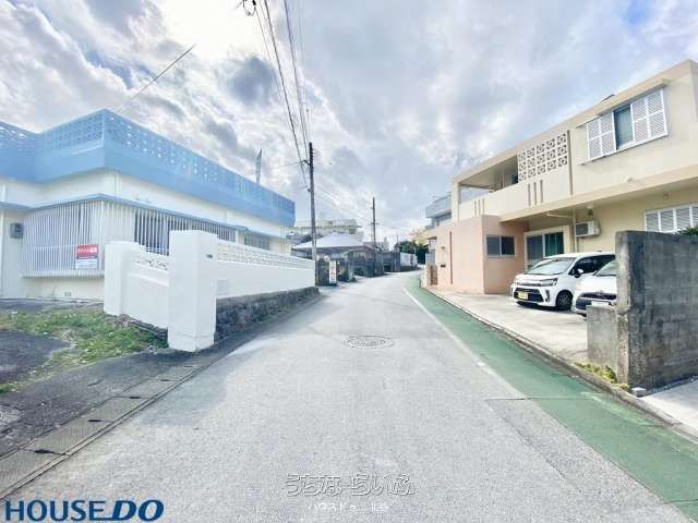 Commercial Detached House with Rooftop & Garden for Rent in Okinawa City - Thumbnail 4