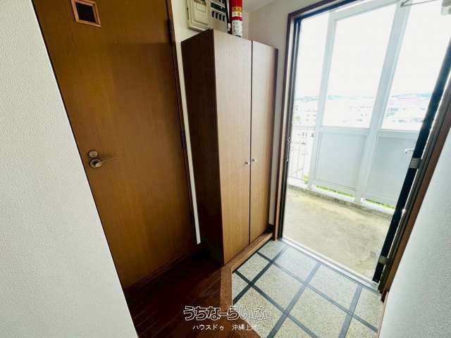 3LDK Apartment with Ocean View in Okinawa City's Awase Area - Thumbnail 3