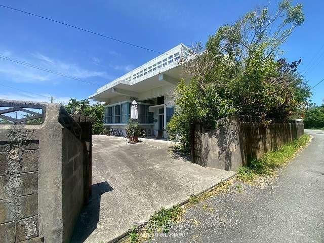 3LDK RC House for Sale in Motobu, Okinawa Tourist Area - Thumbnail 2