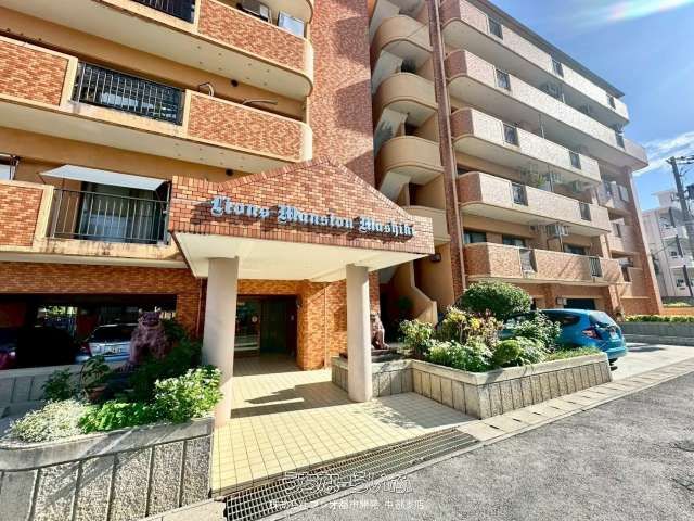 Renovated 3LDK Apartment for Sale in Ginowan, Okinawa - Thumbnail 2
