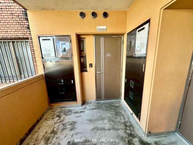Renovated 3LDK Apartment for Sale in Ginowan, Okinawa - Thumbnail 4