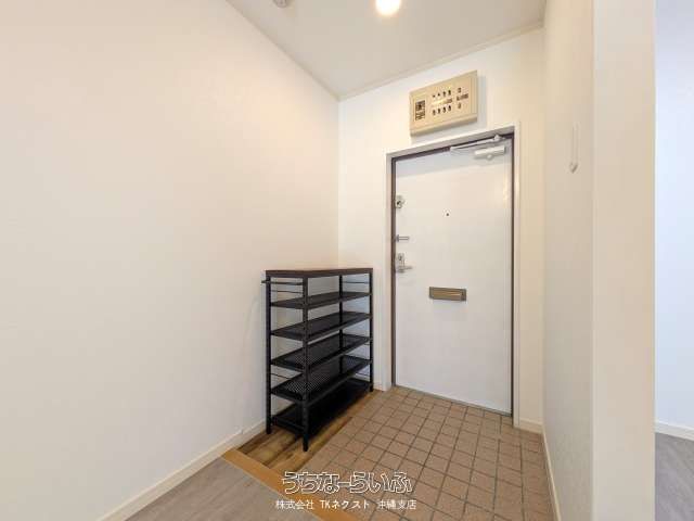 Renovated 2LDK Apartment near Asahibashi Station, Naha - Thumbnail 4
