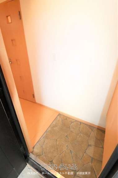 Le Ciel Chatan 203: 2LDK Apartment for Rent in Okinawa's Chatan Area - Thumbnail 3