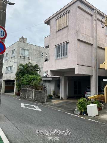 Apartment Building for Sale in Teruya, Okinawa City - 22.8M Yen - Thumbnail 3