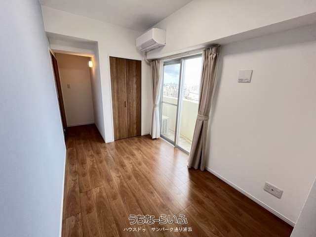 3LDK Apartment for Sale in Urasoe, Okinawa with 3-Side Balcony - Thumbnail 4