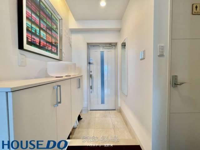 Milco Mansion Ginowan Oyama View 5LDK Ocean Vista Apartment - Image 1