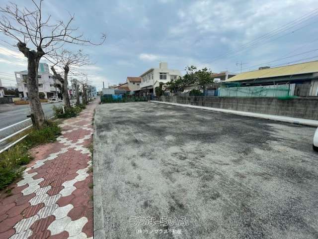 Parking Space for Rent in Itoman, Okinawa | 11 Spaces - Thumbnail 2