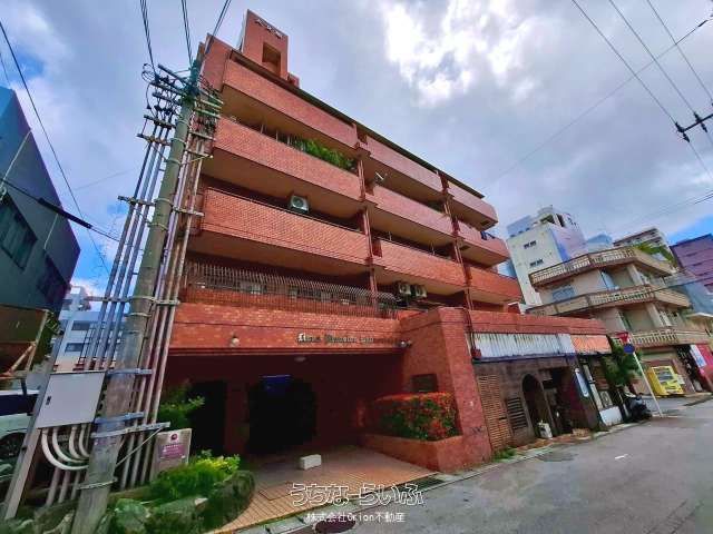 Renovated 2LDK Apartment with Ocean View in Naha, Okinawa - Thumbnail 4