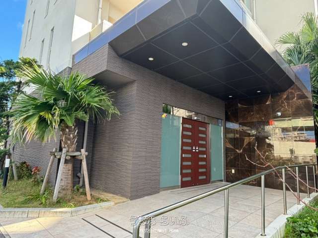 Grand Palace Makiminato 804: 3LDK Ocean View Apartment in Urasoe - Thumbnail 3