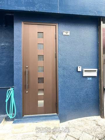 Center Apartment 101: 2LDK Rental in Okinawa City - Thumbnail 2