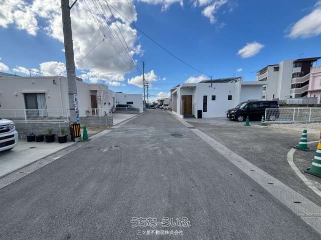 Sun Terrace Takaezu Lot 29 Land for Sale in Uruma, Okinawa - Thumbnail 3