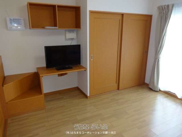Leopalace Chibana 210: Furnished 1K Apartment for Rent in Okinawa City - Thumbnail 4