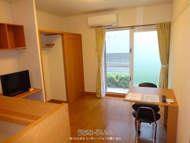Leopalace Chibana 210: Furnished 1K Apartment for Rent in Okinawa City - Thumbnail 2
