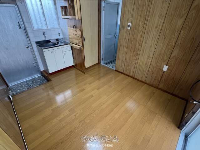 1R Apartment for Rent in Ginowan, Okinawa - 20,000 Yen - Thumbnail 3