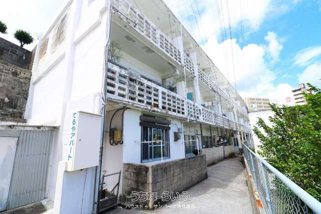 16-Unit Apartment Building for Sale in Urasoe, Okinawa - Thumbnail 2