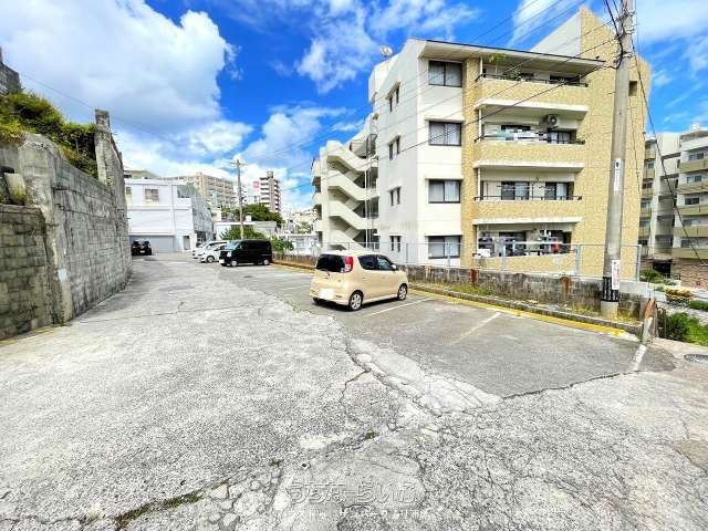 16-Unit Apartment Building for Sale in Urasoe, Okinawa - Image 1