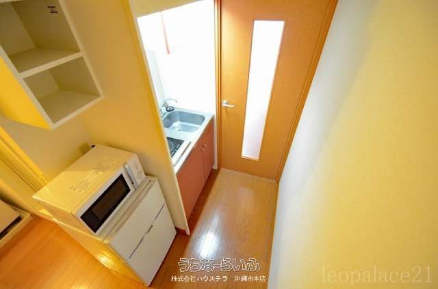 Leopalace Chatan 307: Furnished 1K Apartment for Rent in Okinawa - Thumbnail 3