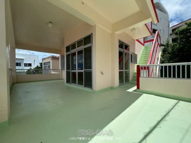 Renovated 4LDK Corner Lot House in Naha's Shikina District - Thumbnail 3
