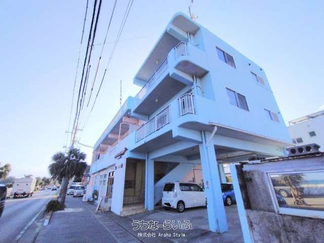 Oceanfront Investment Property with Café in Yomitan, Okinawa - Thumbnail 4