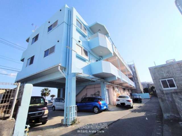 Oceanfront Investment Property with Café in Yomitan, Okinawa - Thumbnail 3