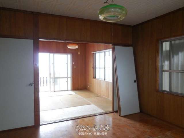 Corpo Sakae 8-Unit Apartment Building for Sale in Okinawa City - Thumbnail 3