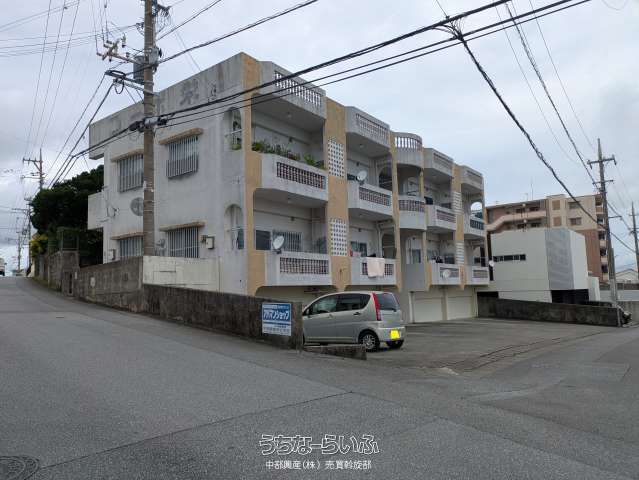 Corpo Sakae 8-Unit Apartment Building for Sale in Okinawa City - Thumbnail 2