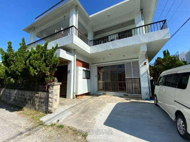 Two-Generation RC Home with Sea View for Sale in Ishigaki, Okinawa - Image 1