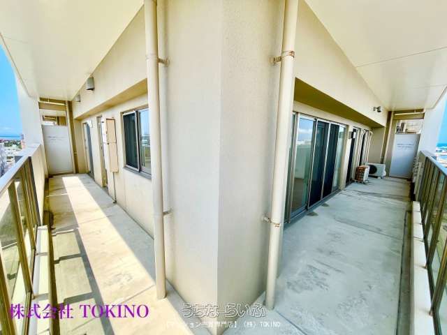 10th Floor Corner Apartment with Sea View in Naha, Okinawa - Thumbnail 3