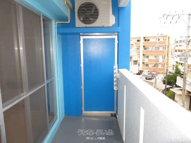 Lapis Court 304: 1R Apartment for Rent in Urasoe, Okinawa - Thumbnail 3