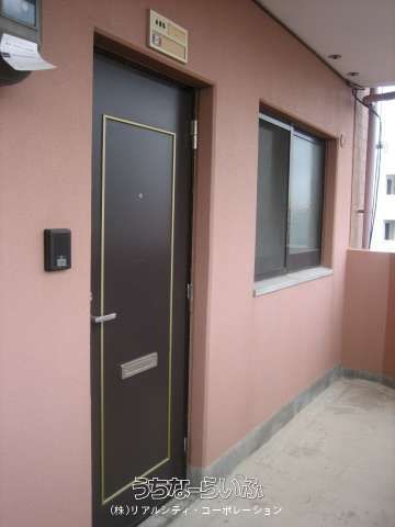 Rent 3LDK Apartment in Naha Mekaru | 60m², Auto-Lock, Near Station - Thumbnail 4