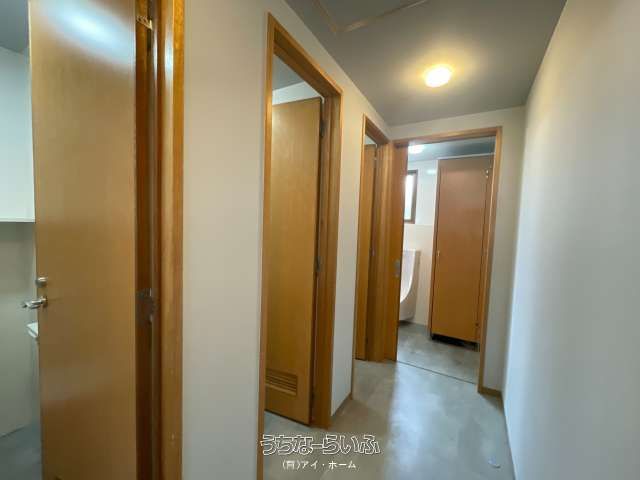 Shop & Home in Itoman, Okinawa - 3-Story RCB Building - Thumbnail 3