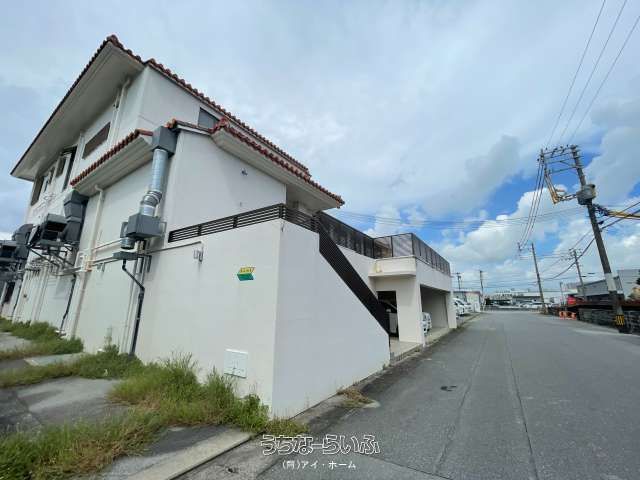 Shop & Home in Itoman, Okinawa - 3-Story RCB Building - Image 1