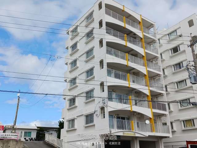 Ocean View 2LDK Apartment for Rent in Motobu, Okinawa - Thumbnail 2