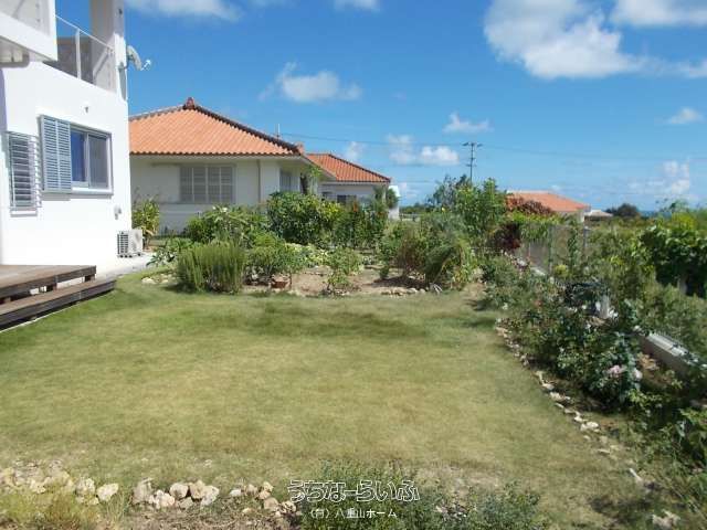 Modern 2LDK House for Sale in Ishigaki with Ocean Views - Thumbnail 3