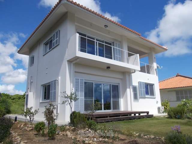 Modern 2LDK House for Sale in Ishigaki with Ocean Views - Thumbnail 2