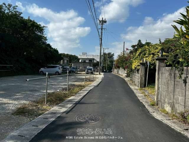 Land for Sale in Uruma, Okinawa with Development Potential - Thumbnail 2