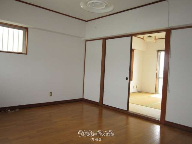 Maison Yo 301: 2LDK Apartment for Rent in Okinawa City - Thumbnail 3