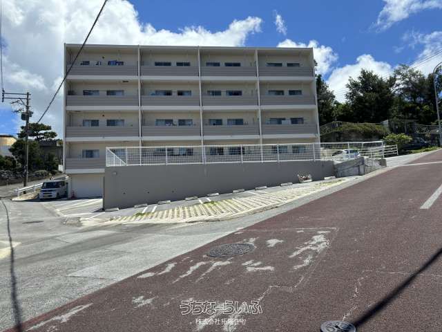Modern 2LDK Apartment for Rent in Nanjo City, Okinawa - Thumbnail 2