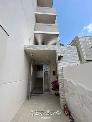 Modern 2LDK Apartment for Rent in Nanjo City, Okinawa - Thumbnail 3