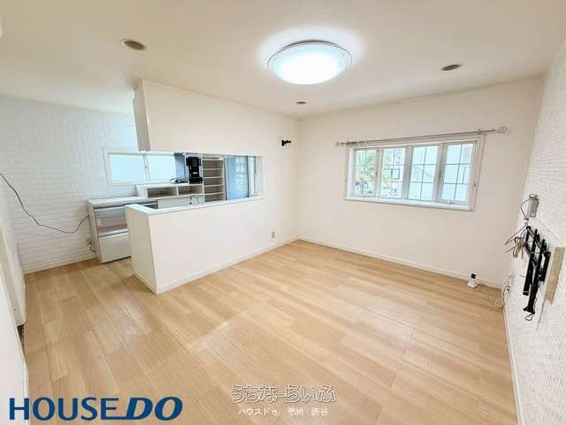 Shop with Residence for Sale in Chatan, Okinawa - 3LDK - Thumbnail 2