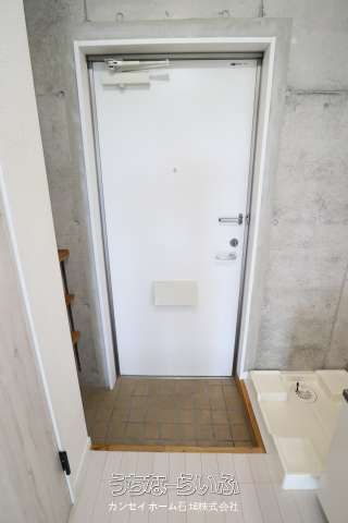 Pet-Friendly 1K Apartment for Rent in Ishigaki City, Okinawa - Thumbnail 3