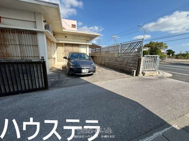 5LDK Pet-Friendly House for Rent in Kita-Nakagusuku, Okinawa - Thumbnail 3
