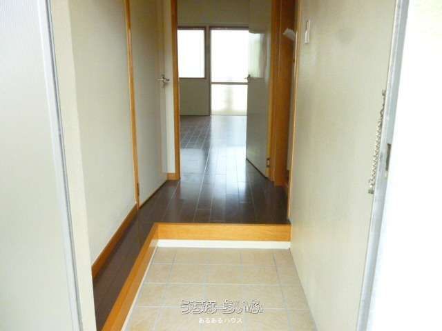 1R Apartment for Rent near Tsukugawa Station, Naha - Thumbnail 3
